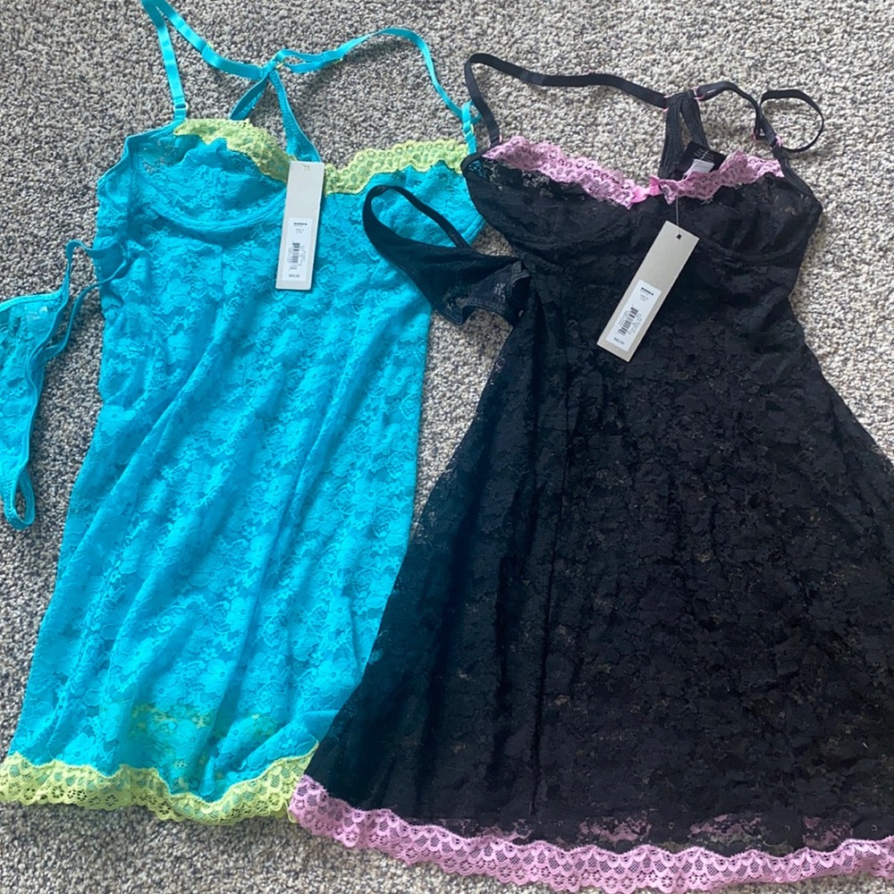 (2) APT. 9 Laundre  lingerie sets with gstrings